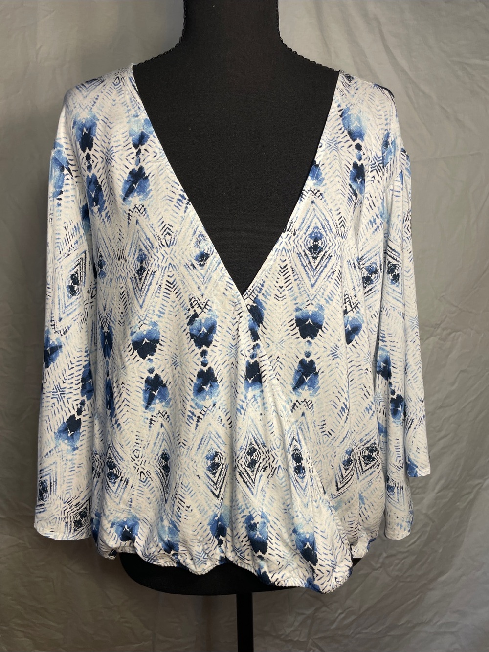Saks Fifth Avenue Blue & White V-Neck Printed Tunic